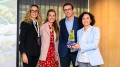 La ingeniera industrial responsable de instalaciones del Celta, Mar�a Luisa Guerra, recogi� el premio.