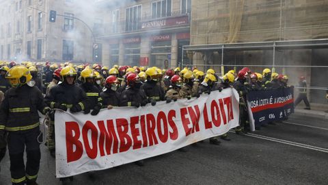 Los bomberos de los cuatro parques provinciales llevan 14 d�as en huelga