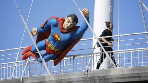 Supermn, en el puente de Alfonso Molina