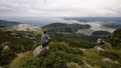 Las vistas sobre la r�a de Ortigueira desde el Mirador da Miranda, en Landoi.