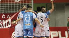 Los noieses celebrando el primer tanto del encuentro.
