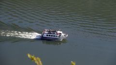 Un catamar�n tur�stico de la Diputaci�n lucense en la ruta del ca��n del Sil