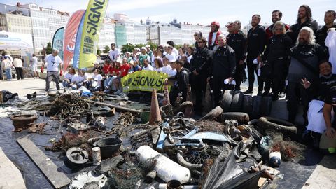 Limpieza de fondos marinos de Mar de Mares en A Coru�a