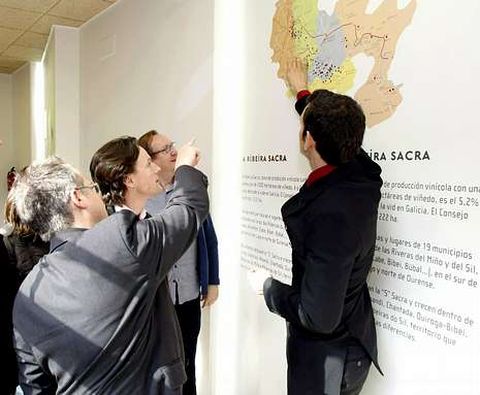 Imagen de archivo e una visita al museo del Centro do Vi�o.