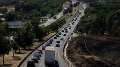 Coches en una carretera espaola