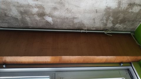 Estado en el que se encuentran varios de los pisos afectados por las humedades en los n�meros 15, 17, 19, y 21 de la calle Ribeira Sacra en Novo Mesoiro