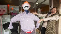 Los negocios de Baio se visten de gala con simp�ticos mecos de entroido