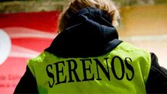 Una empleada del servicio de Serenos Gij�n