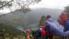 Una de las marchas por el geoparque Monta�as do Courel organizadas por el club Monta�eiros Celtas