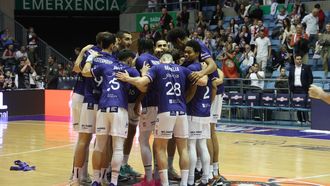 La afici�n del Obradoiro ya vive la previa del partido por el ascenso