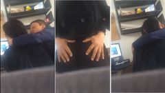 Una estudiante graba a su profesor mientras le acosa