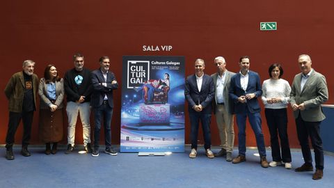 Foto de familia de representantes da organizaci�n e instituci�ns promotoras do Culturgal. 