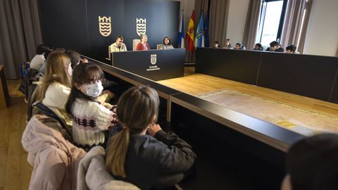 Primera sesi�n del segundo Consello da Infancia de Pontevedra, celebrado en el sal�n de plenos del Concello