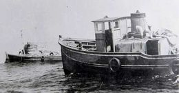 Na construcci�n do faro participaron unha gabarra, unha botavara e un remolcador.