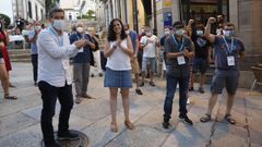 Noa Presas e Iago Tabares (BNG), en las inmediaciones de la sede en Ourense