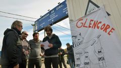 Rafael Mayoral con los trabajadores de AZSA