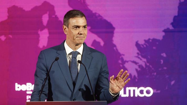 Pedro S�nchez, que ma�ana inicia su cuarto viaje a China en cuatro a�os, particip� ayer en un foro en Barcelona.