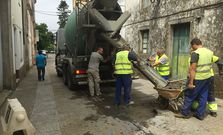 En los �ltimos d�as se acometi� el sellado provisional de los baches para pasar el verano. 