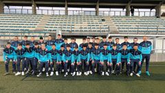 Foto de familia de los conjuntos cadete y juvenil del Viveiro CF en el 2022/23.