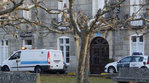 Parricidio en Ba�os de Molgas.La Guardia Civil investiga lo ocurrido en el hostal de Os Remedios