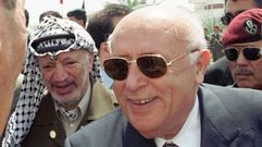Suleyman Demirel, junto a Yaser Arafat, en una imagen de archivo