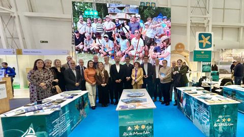 El presidente de la asociacin de Concellos del Camino de la ra de Muros Noia, Lus Oujo, y otros representantes estuvieron en el foro profesional en Santiago