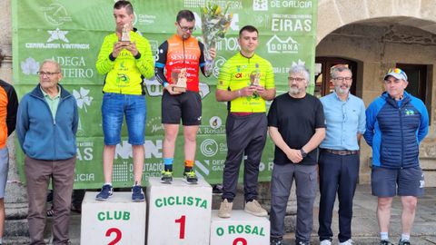 Mois�s Calvo y Manuel Penedo, en el segundo y tercer caj�n del podio, respectivamente.