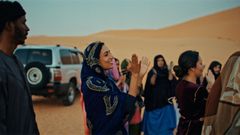 Nadhira Mohamed, en el centro, encarna a Mariam, protagonista de la pel�cula.