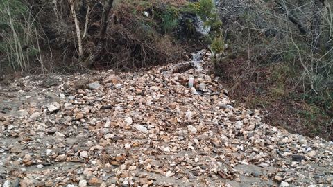 Carretera afectada en Ambosores, Ourol
