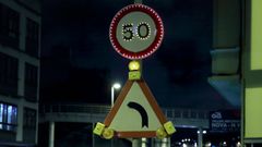 se�alizaci�n provisional de curva peligrosa en la curva de Copygal antes de Ponte Pasaxe