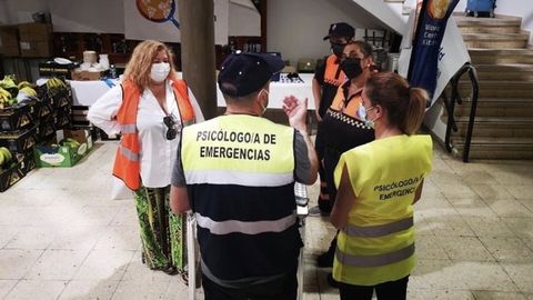 Psiclogos que atienden a los damnificados por la erupcin del volcn de La Palma