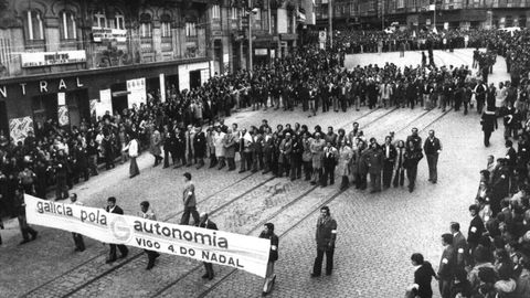 Manifestacin en Vigo a favor del Estatuto de Autonoma en 1979