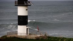 La ola gigante de Ribadeo vuelve a rugir