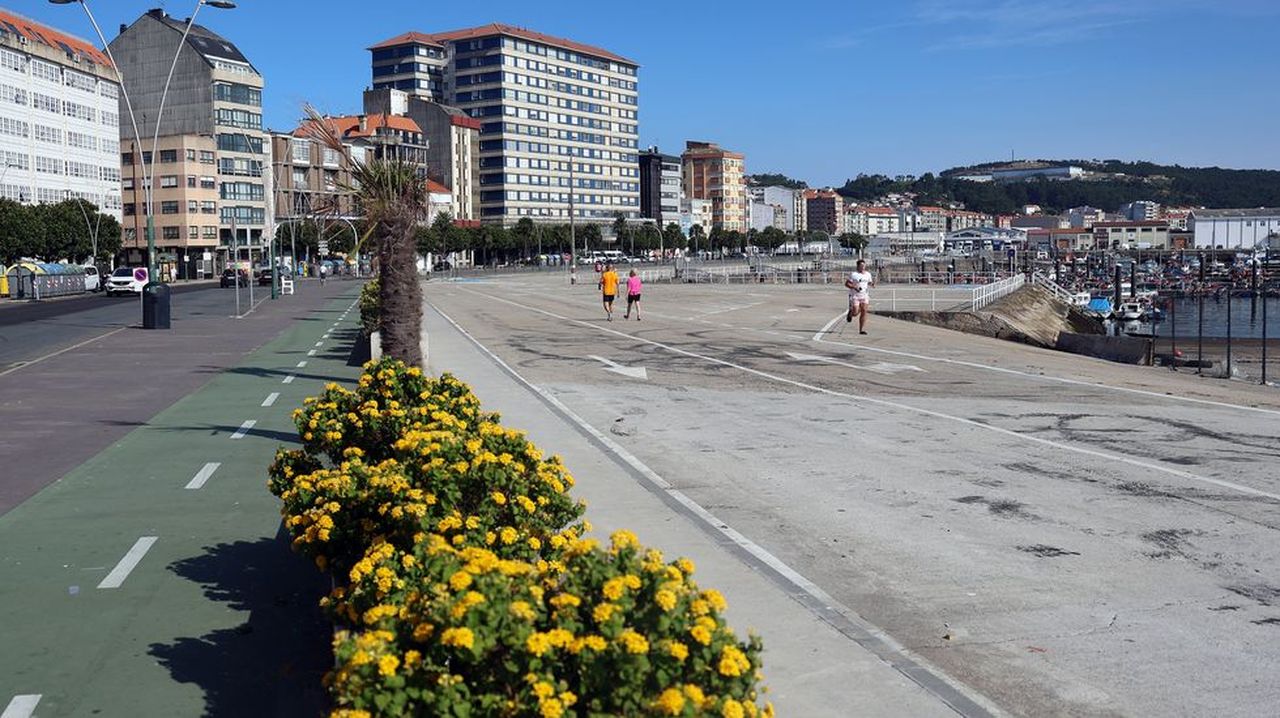 Un nuevo tropiezo hace peligrar la instalación de las atracciones en las fiestas de Ribeira