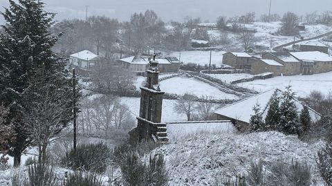 Nieve en la carretera de A Pobra de Trives a Chandrexa de Queixa