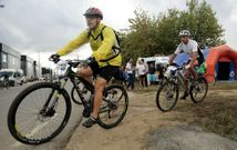 Los participantes deber�n competir durante 12 horas en un circuito en la zona del pol�gono. 