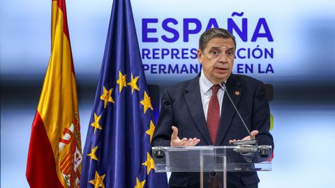 Luis Planas, el 13 de diciembre, en Bruselas, en la rueda de prensa sobre los acuerdos de las cuotas pesqueras de la UE