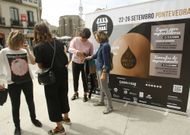 Pont-Up Store se promocion� ayer en la plaza de Espa�a con tatuajes temporales. 