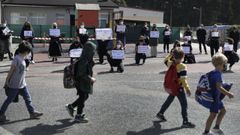 Protesta del personal docente y no docente del CEIP Rabadeira