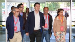 El l�der del PSdG. Gonzalo Caballero, vot� en Vigo