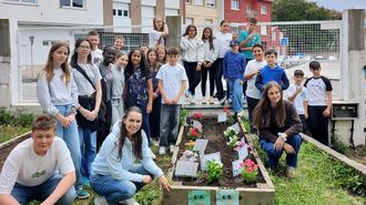 Alumnado del Praia Xard�n durante una de las actividades did�cticas realizadas