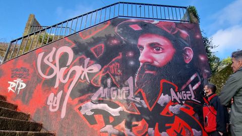 Mural dedicado a Sly en las escaleras de Hispanidad hacia O Castro.