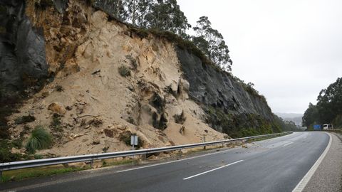 Cortes en la autov�a Vigo-Baiona pro desprendimientos