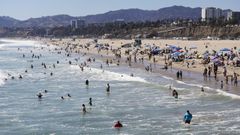La playa de Santa M�nica durante una ola de calor que afect� a California en julio.