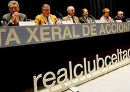 Carlos Mouri�o presidi� una junta de accionistas en la que se aprob� la gesti�n de la �ltima temporada y el proyecto para esta. 