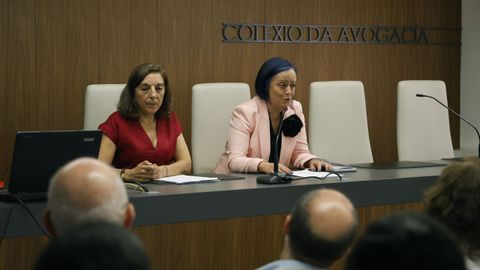 Ana María López Calvete, decana de los procuradores, y Marta Gómez, decana de la abogacía