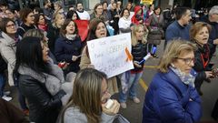 El personal del Cl�nico volvi� a concentrarse al iniciar la d�cima semana de huelga