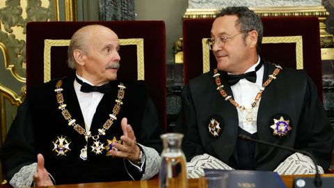 El presidente de la Sala V, Jacobo Barja de Quiroga, conversa con el fiscal general del Estado, Álvaro García Ortiz, en el marco del tradicional acto de apertura del año judicial en el Tribunal Supremo.