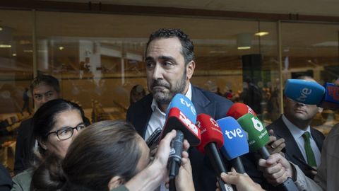 El empresario Víctor de Aldama, a su llegada a la presentación del exportavoz de Vox, Iván Espinosa de los Monteros, de su nueva fundación Atenea.