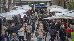 El mercadillo dominical se celebr� con normalidad en la villa noiesa